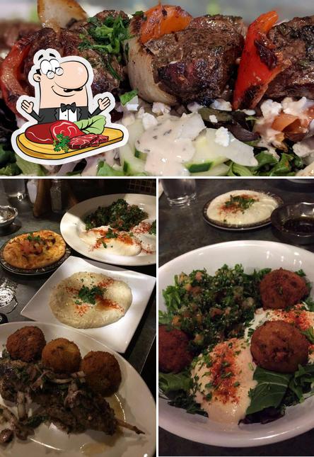 Tómate un plato con carne en Nicholas Restaurant Lebanese and Mediterranean Cuisine