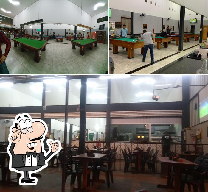 O interior do Altas Horas Snooker Bar - Jantinhas, Hambúrguer, Clube de Sinuca