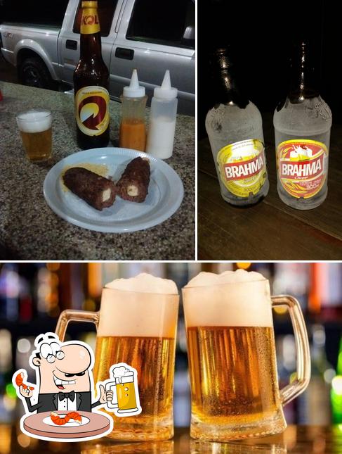 Peça um copo de cerveja leve ou escura