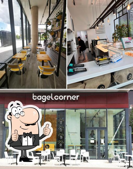 Voir la photo de Bagel Corner - Bagels - Donuts - Café