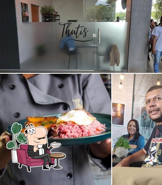 O interior do Thutis Gourmet