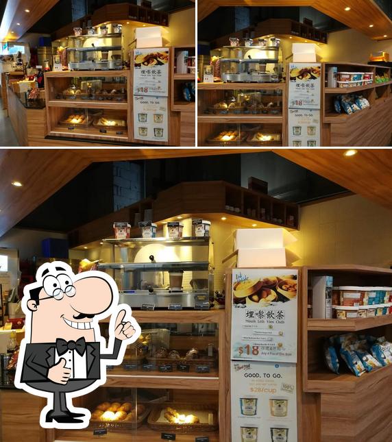 Café Deli Delight Coffee Kiosk, Hong Kong, dragonair house