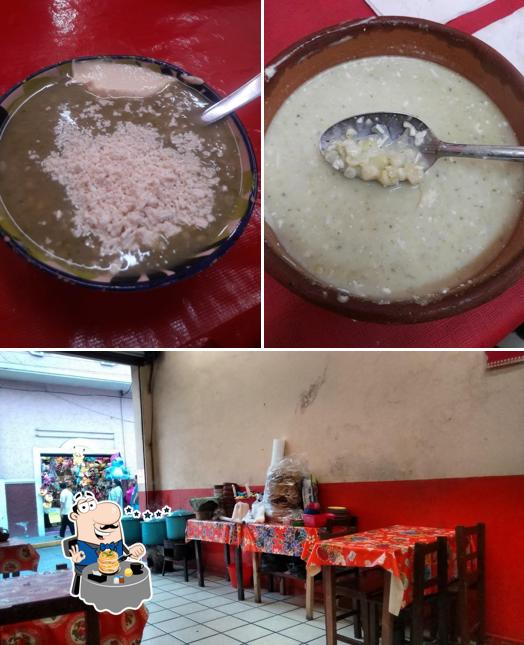 В Chileatole Gaby есть еда, внутреннее оформление и многое другое