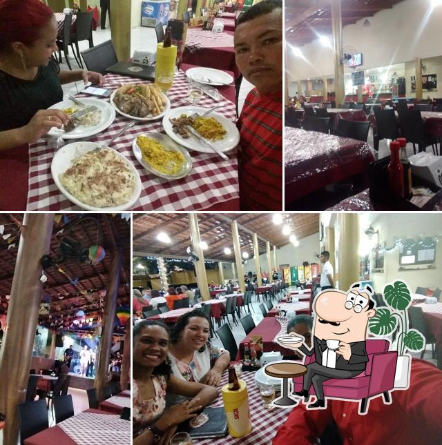 O interior do Arena Restô