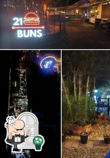 The exterior of 21 Buns