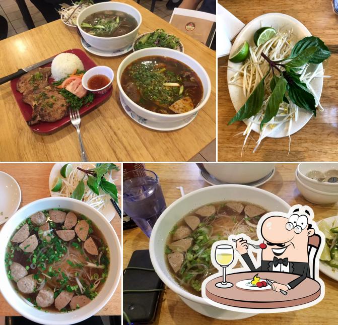 Еда в "Phở Cafe"