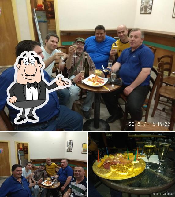 La foto di interni e birra da Ba.Ci. bar