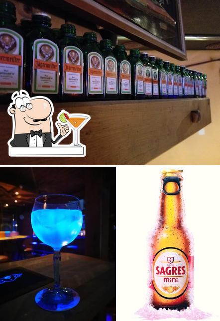 Prenditi un drink dal menu