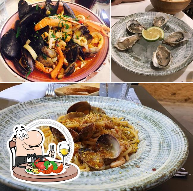I clienti di Ristorante Sicilia in Tavola possono godersi vari prodotti di cucina di mare