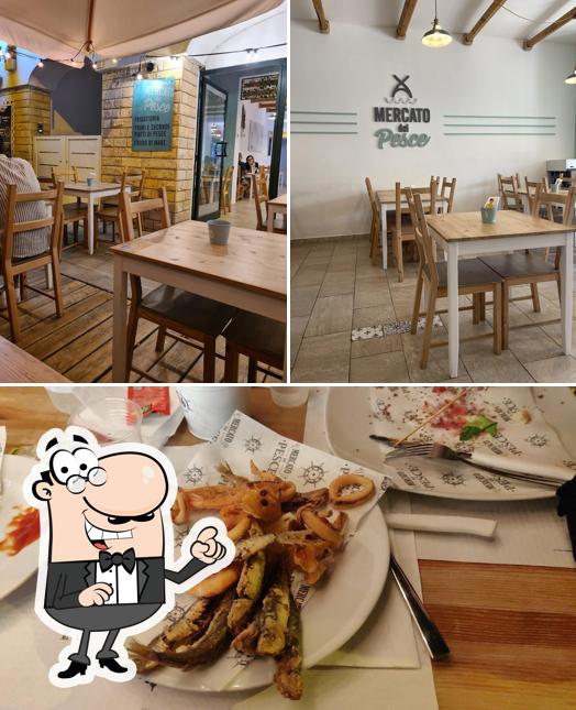 La interni e cibo del ristorante