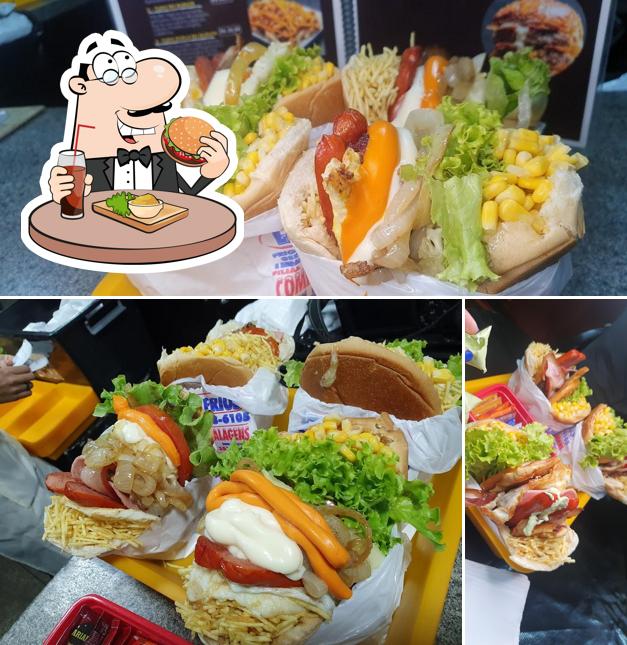 Consiga um hambúrguer no Rei Burger Club