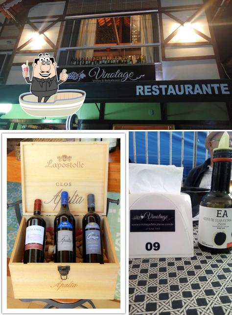 O Vinotage Restaurante e Casa De Vinhos serve álcool