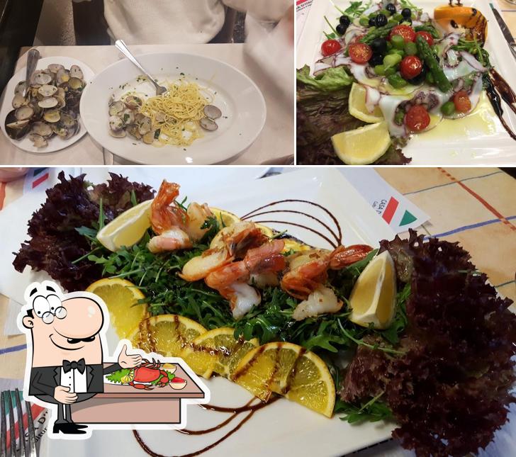 Prova tra i molti prodotti di cucina di mare disponibili a Casa d'Italia