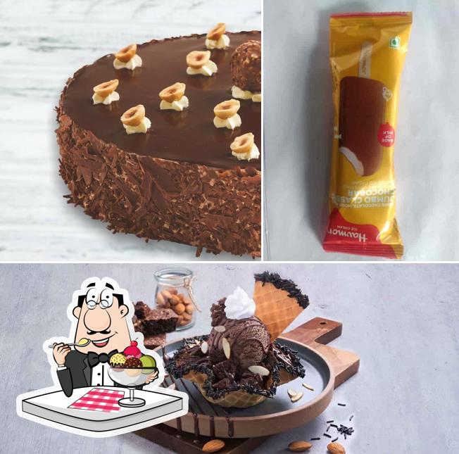 Havmor Raspberry Darkchocolate Cake Ice Cream, 500 ml : Amazon.in: Grocery  & Gourmet Foods