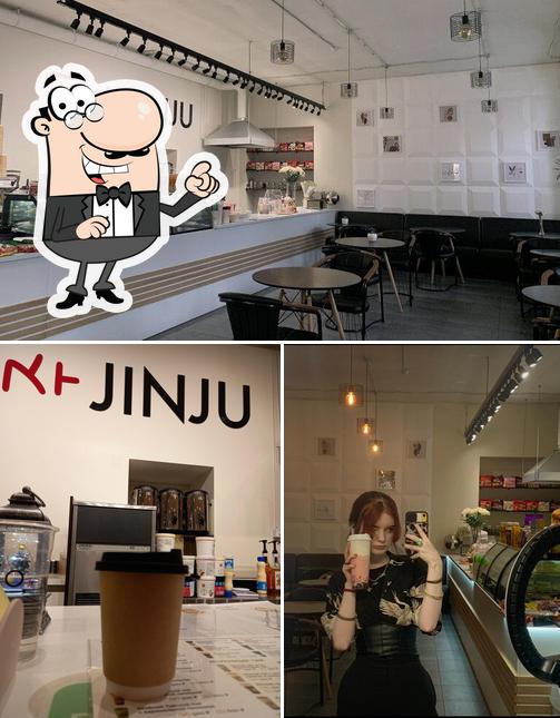 Посмотрите на внутренний интерьер "Jinju bubble tea"