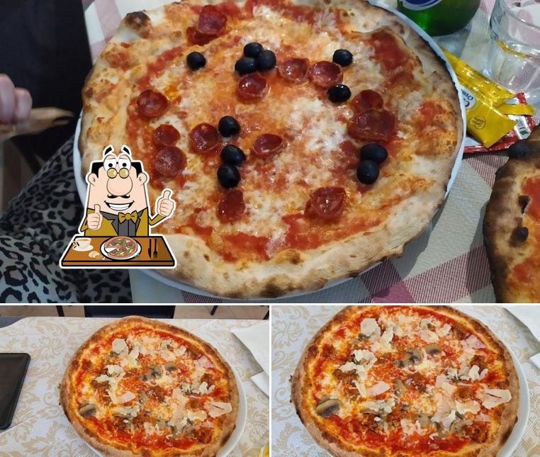 A salvatore's pizzeria d'asporto e domicilio, puoi assaggiare una bella pizza