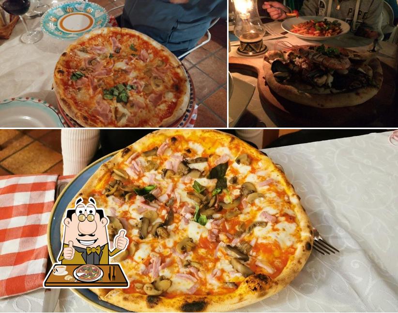 A Trattoria San Gennaro, puoi prenderti una bella pizza