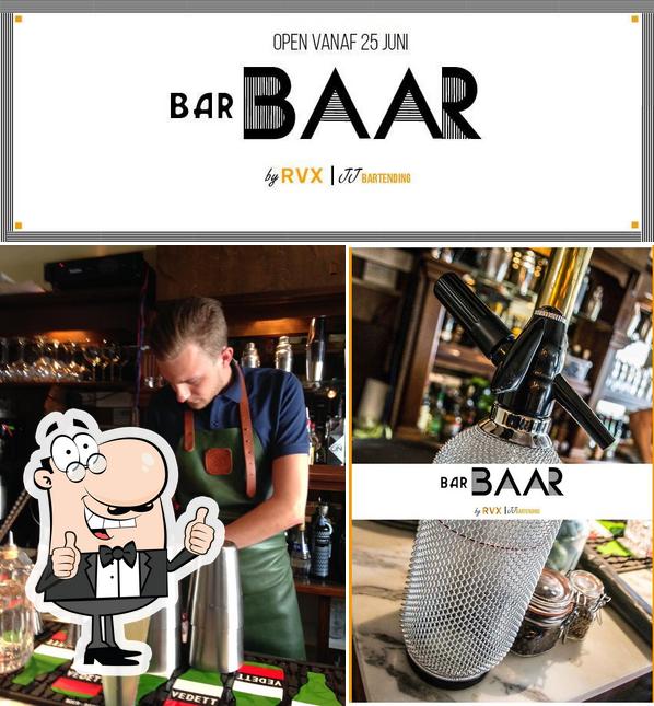 Vea esta imagen de Bar Baar