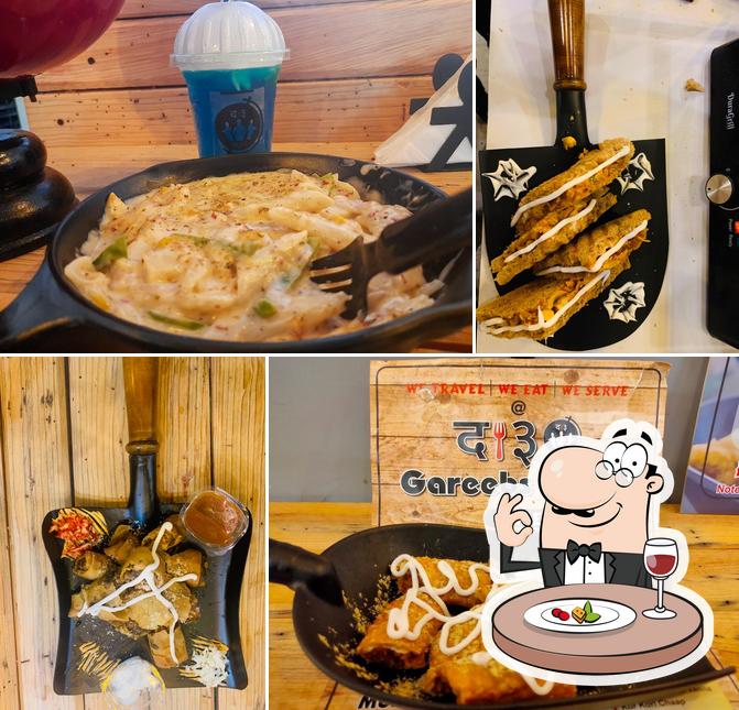 The3GareebsGantu Cafe