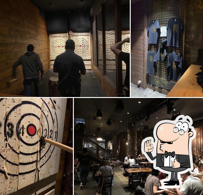 Mo's House Of Axe Restaurant, Bar, and Axe throwing in Los Angeles