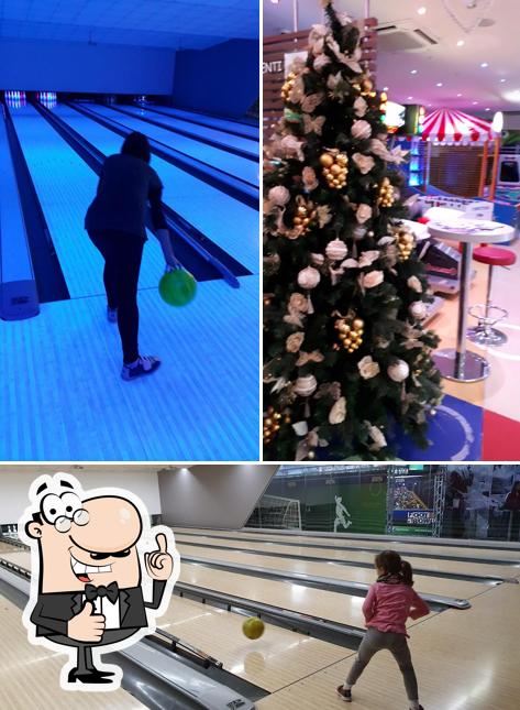 Regarder la photo de Cosmico Bowling