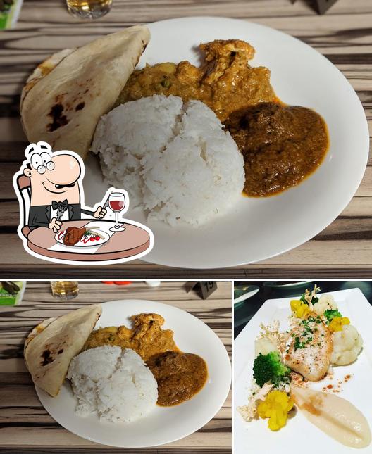 Отведайте блюда из мяса в "Het Cruydenhuisch / Kabayan Dreamfloat (Filipijns restaurant)."
