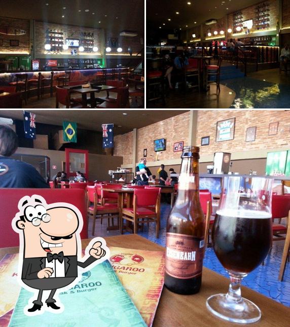 Veja imagens do interior do Kangaroo Steak House