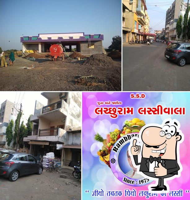 Look at this pic of Rambharose hotel (lachchuram lassiwala)