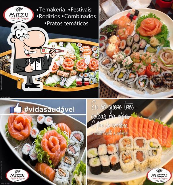 Rolos de sushi são disponibilizados no Ristorante Damiane