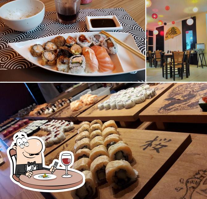 Esta é a foto ilustrando comida e interior no Yatai Sushi Bistrô