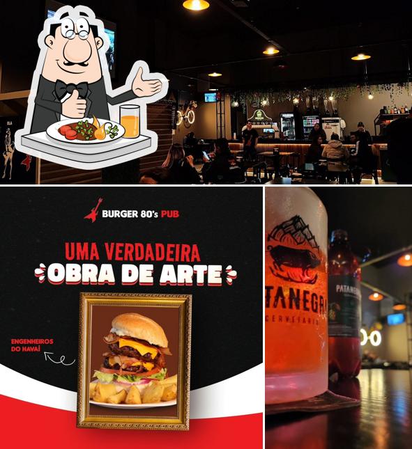 Dê uma olhada a foto mostrando comida e exterior no BURGER80's PUB