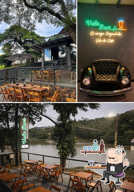 O interior do Vale Beer Cervejaria e Brew Pub