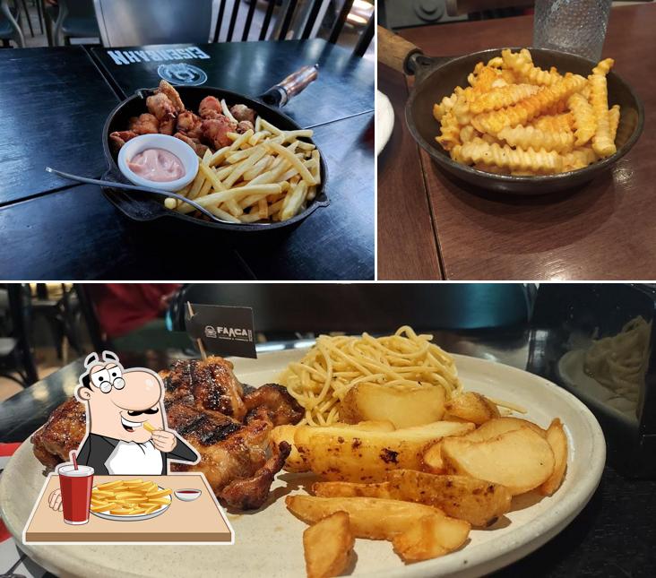 Experimente fritas no Faaca Boteco & Parrilla Parnamirim