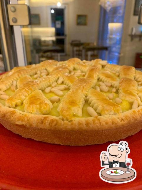 Cibo al Pizzeria Da Carlo-villa Campanile