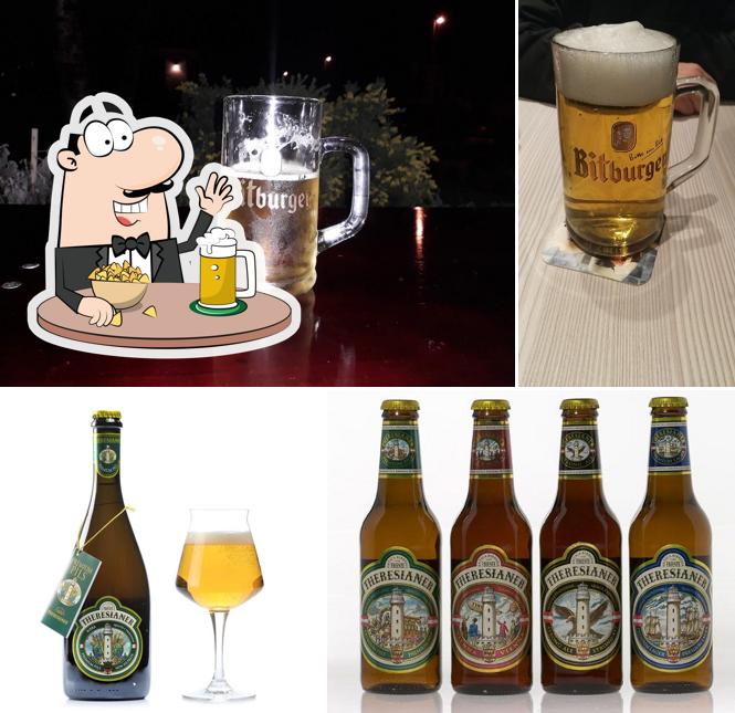 Vous pouvez prendre un verre de bière blonde ou brune