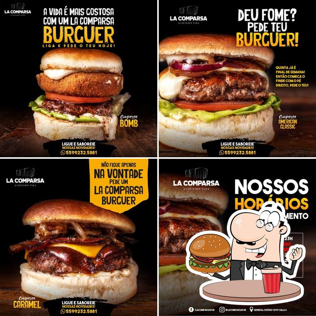 Delicie-se com um hambúrguer no La Comparsa Pub