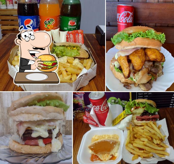 Experimente um hambúrguer no VINNY LANCHES E AÇAÍ