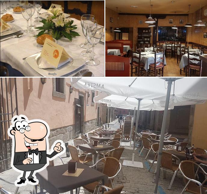 Взгляните на этот снимок, где видны внутреннее оформление и столики в Taberna Restaurante Madrid-Sevilla