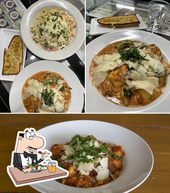 Basil Pasta Bar, Edmonton, 62 Avenue NW Critiques de restaurant