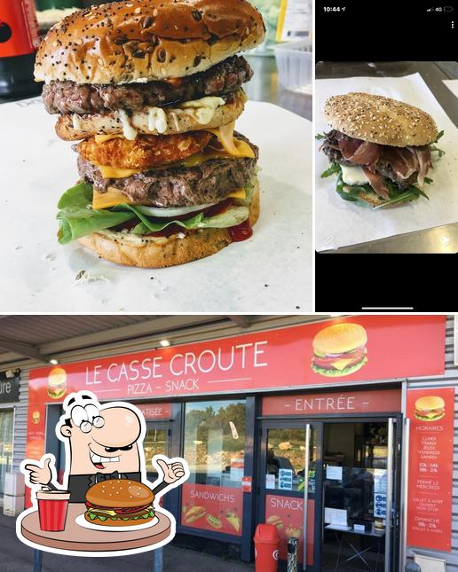 Order a burger at Le Casse-croûte Snack Pizzas