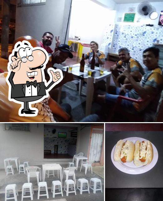 Entre diversos coisas, interior e comida podem ser encontrados no Bar e Mercearia Pinho