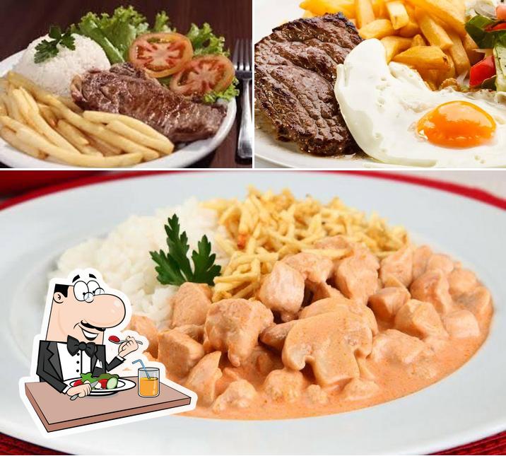 Comida em Cantina da Jo