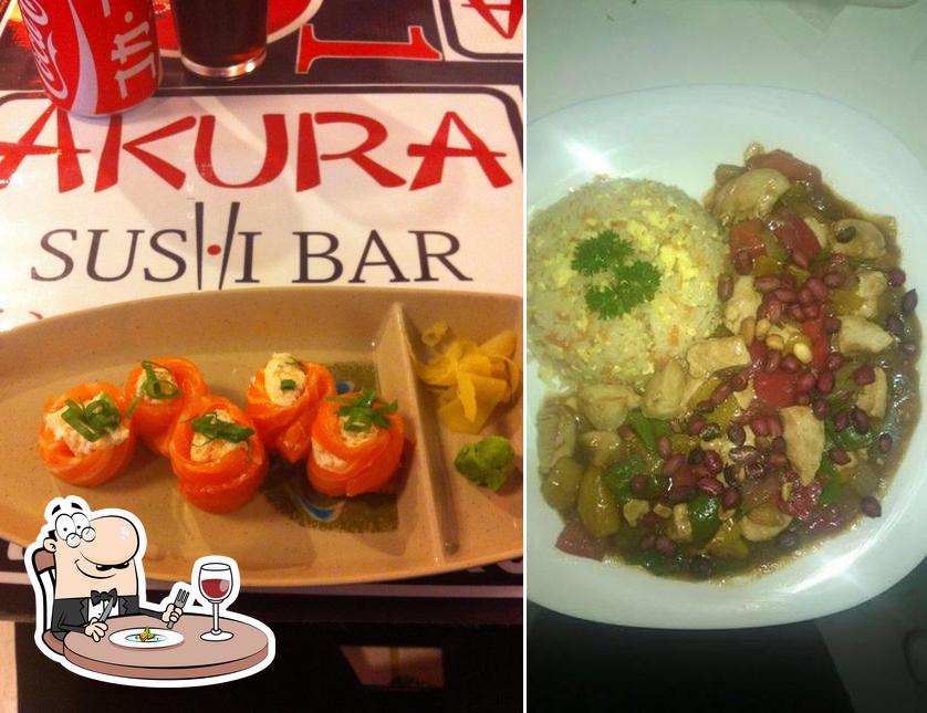 Platos en Akura Sushi Bar