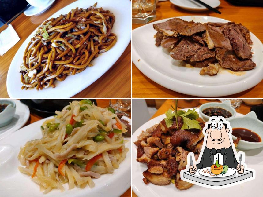 Еда в "Pinyue Shanghai Restaurant 品悦上海菜"