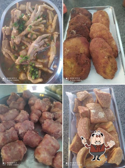 Comida em Plinios Bar