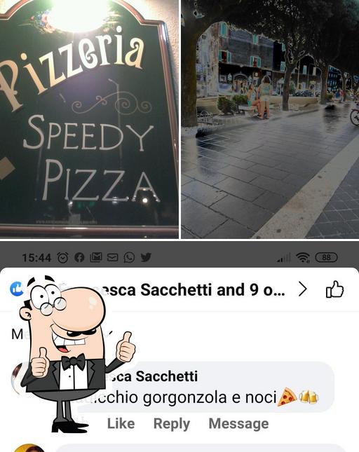 Regarder cette photo de Speedy Pizza