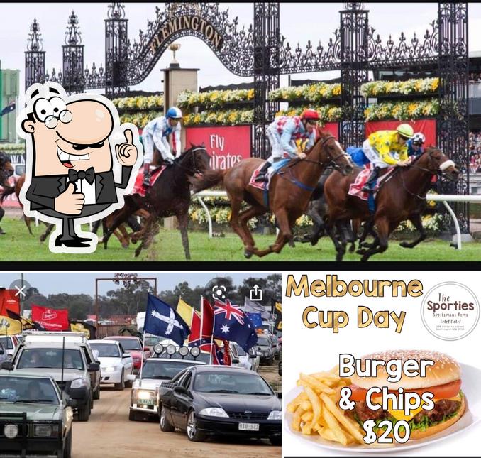 The Sportsmans Arms Hotel & The BottleO Deniliquin in Deniliquin
