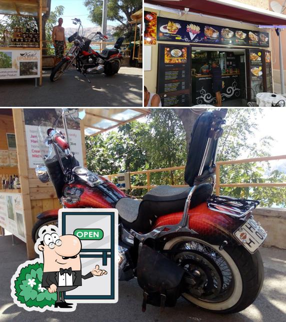 Gli esterni di FastFood & Kebab Dado