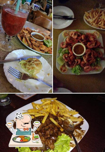 Platos en Beto's Bar