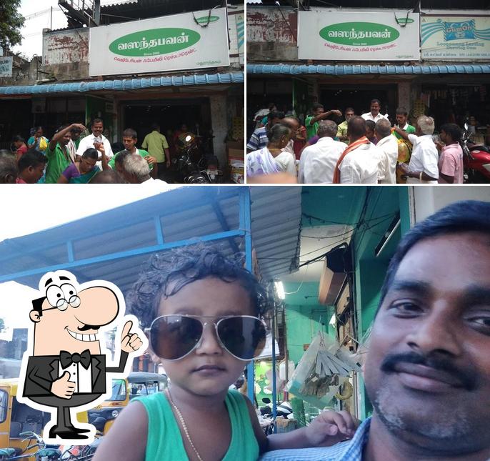 Here's a pic of Balaji Bhavan (Name Changed) Previously 'Vasantha Bhavan'